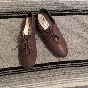 American Eagle Oxfords 6.5